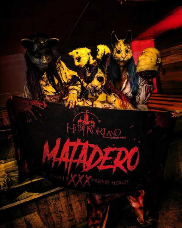 Las nuevas toallas de #Matadero #ExtremeHouse ya esperan a su ganado. ¿Te atreves a Marcarte las ❌❌❌?
⚠️ Atención: si te marcas las ❌❌❌ rapada asegurada. Saldrás con menos pelo que con el que entraste al pasar por la esquila ✂️🐑