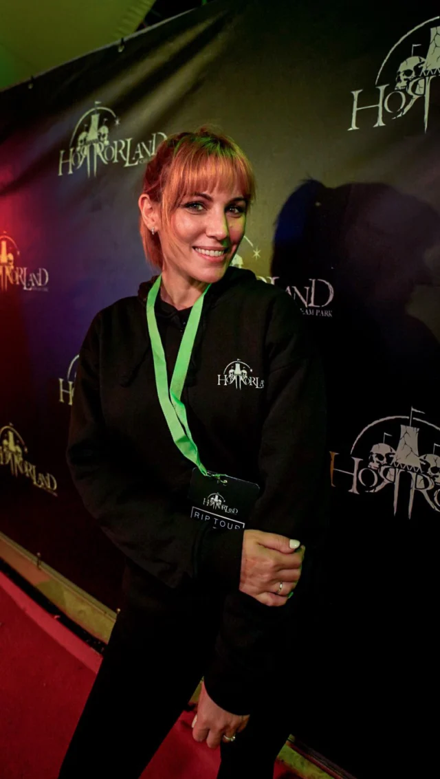Así es como @edurnity ha vivido su primera vez en @horrorlandpark. ¡Muchas gracias por tu visita y simpatía! 🖤🫶🏼
¿Y tú, qué sentiste en tu primera vez en #Horrorland? 👀🔥🤘🏼
.
.
#screampark #halloween #Edurne #terror #horror show #Barcelona